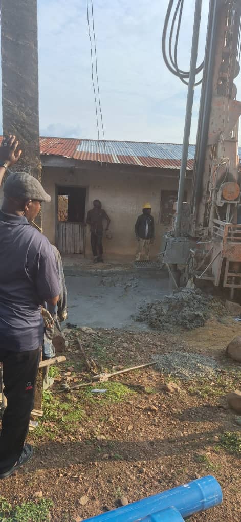 Ace Musician, T. J. Bala entertaining guests during the Igala Cultural Development Association, Karu-Jikwoyi Chiefdon Coronation Ceremony that took place on 5th May, 2018